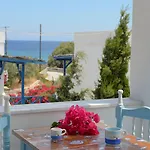 Dora's & Apart-hotel 2*