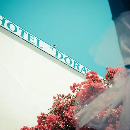 Aparthotel Dora's &
