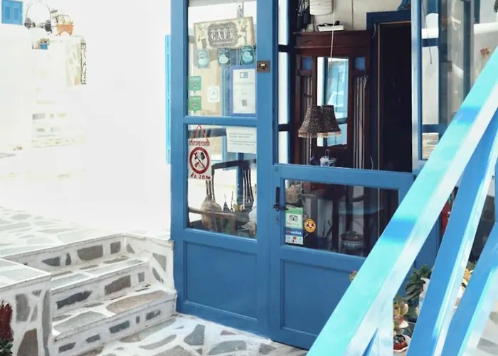 Dora's & Lägenhetshotell Mégas Yialós-Nítes