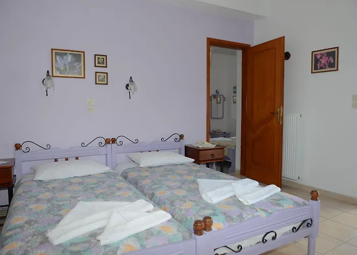 Dora's & Mégas Yialós-Nítes