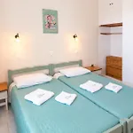 Dora's & Aparthotel 2*