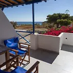 Dora's & 2* Mégas Yialós-Nítes