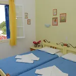 Dora's & Aparthotel