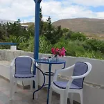 Dora's & Mégas Yialós-Nítes