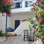 Dora's & Aparthotel