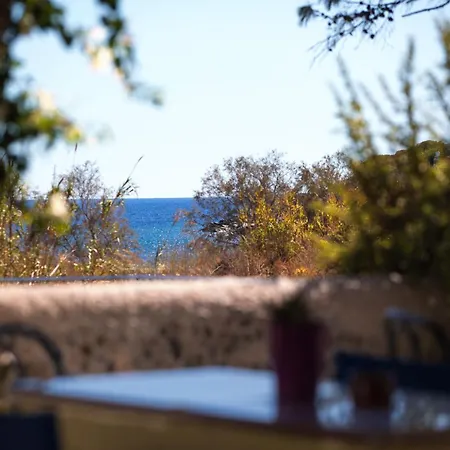 شقة فندقية Dora's & 2*