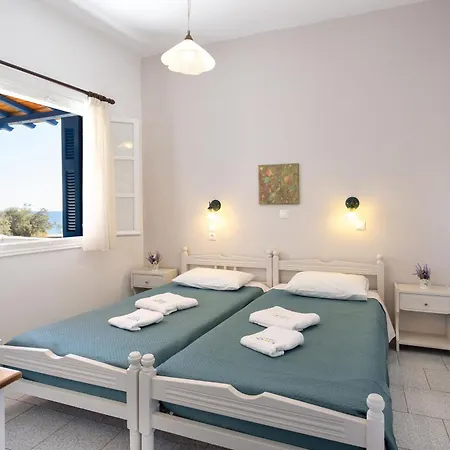 Dora's & 2* Mégas Yialós-Nítes