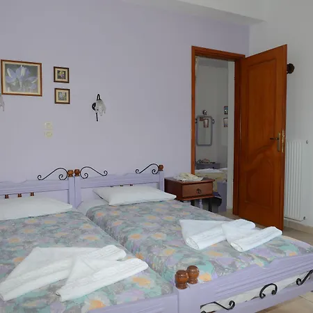 Dora's & Mégas Yialós-Nítes