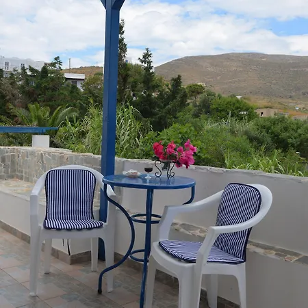 Dora's & Mégas Yialós-Nítes