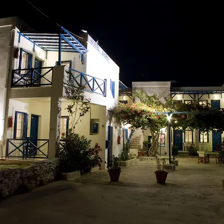 Dora's & Mégas Yialós-Nítes