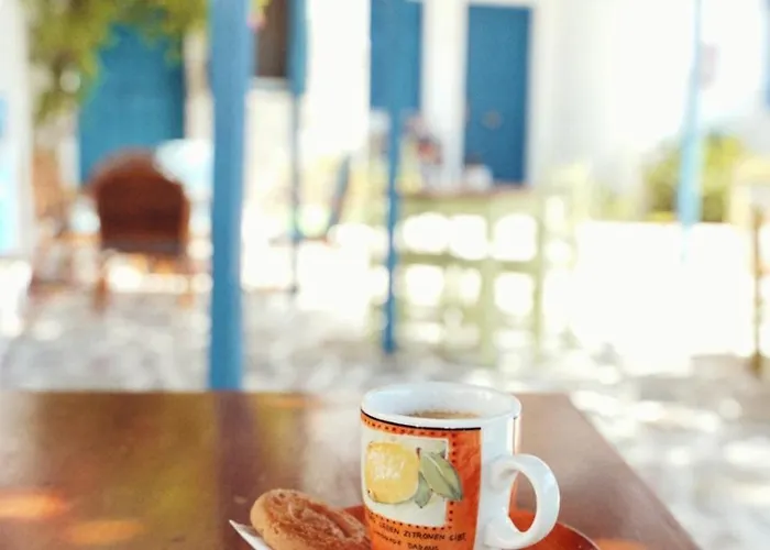 Dora's & 2* Mégas Yialós-Nítes