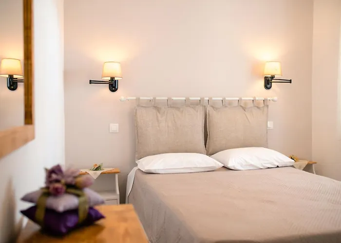 Dora's & アパートホテル