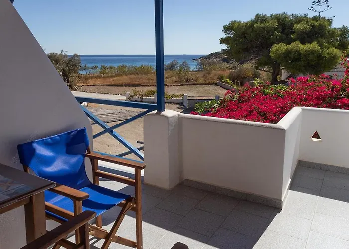 Dora's & 2* Mégas Yialós-Nítes