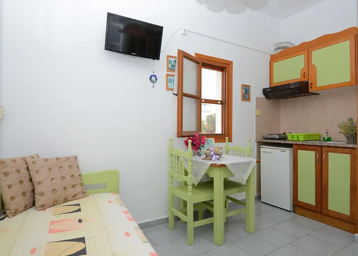 Dora's & アパートホテル 2*