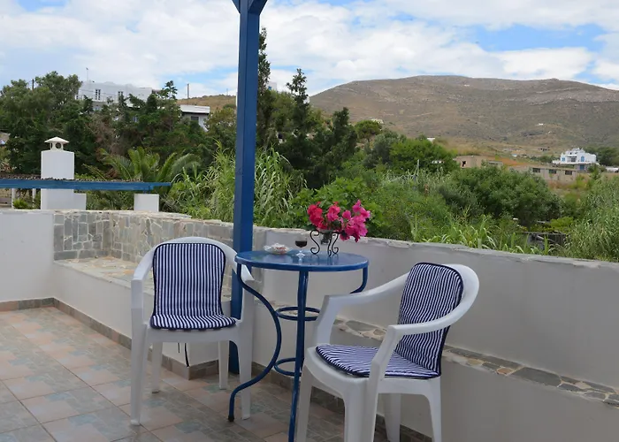 Dora's & Mégas Yialós-Nítes