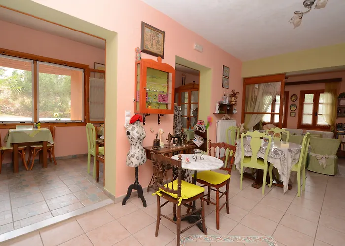 アパートホテル Dora's & Mégas Yialós-Nítes