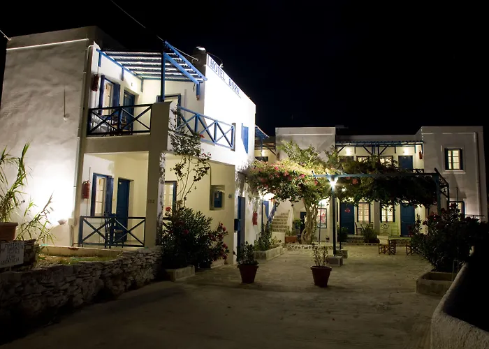 Dora's & Mégas Yialós-Nítes