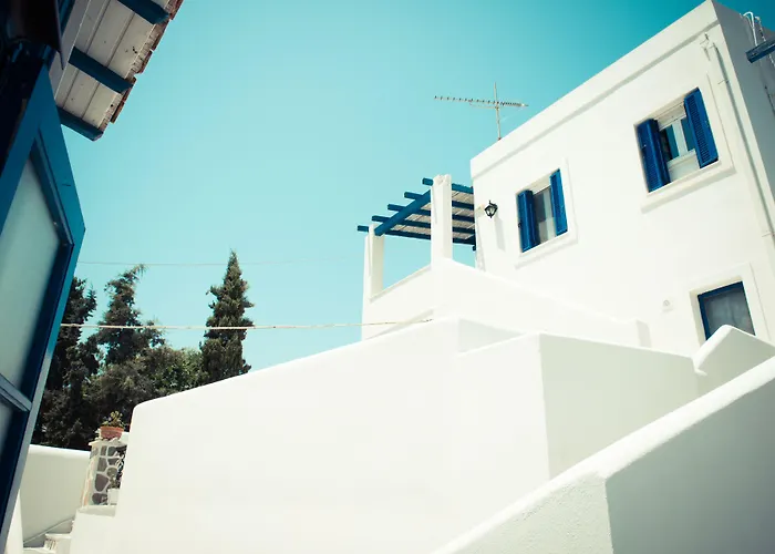 Dora's & Mégas Yialós-Nítes